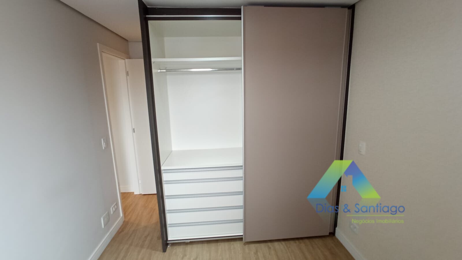 Apartamento à venda com 2 quartos, 63m² - Foto 21