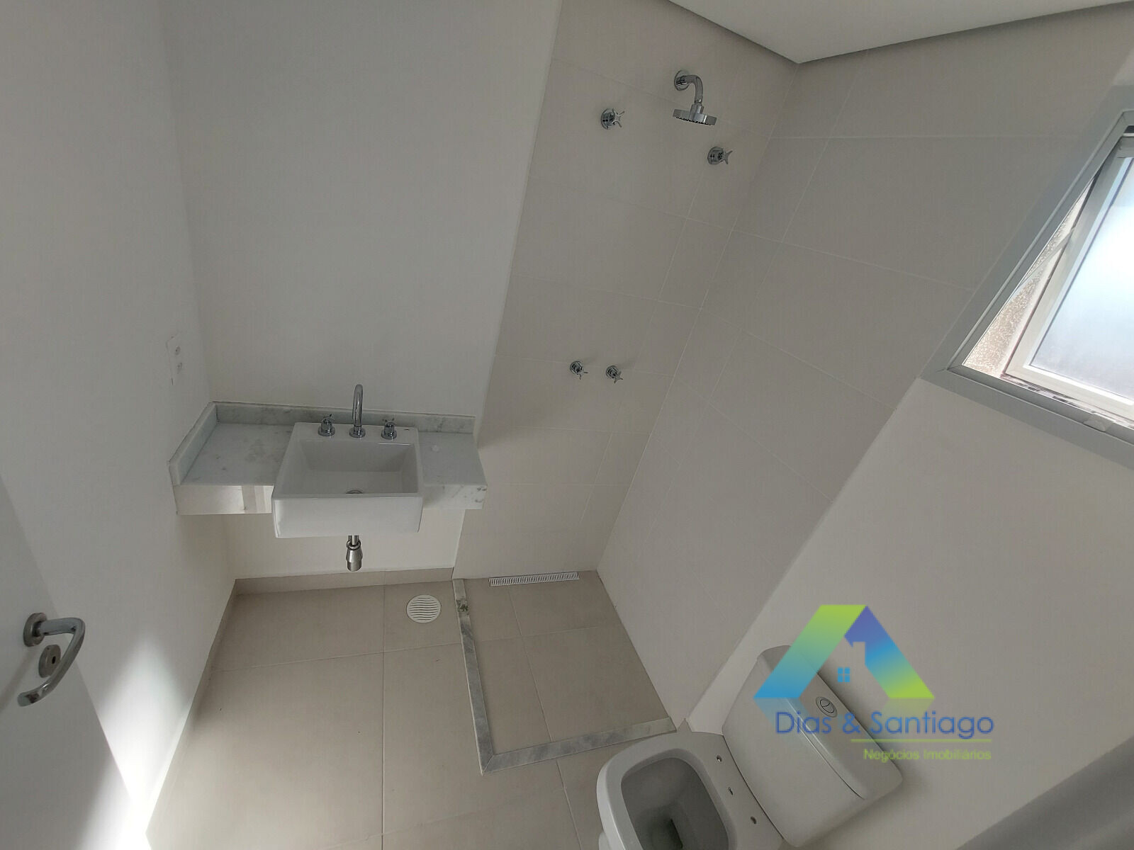 Apartamento à venda com 2 quartos, 64m² - Foto 11