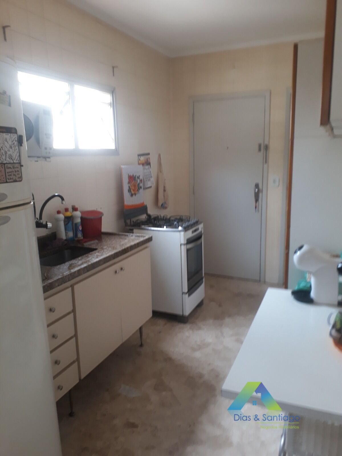 Apartamento à venda com 2 quartos, 63m² - Foto 1