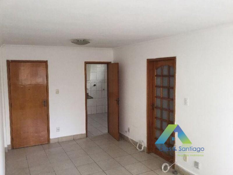 Apartamento à venda com 3 quartos, 80m² - Foto 2