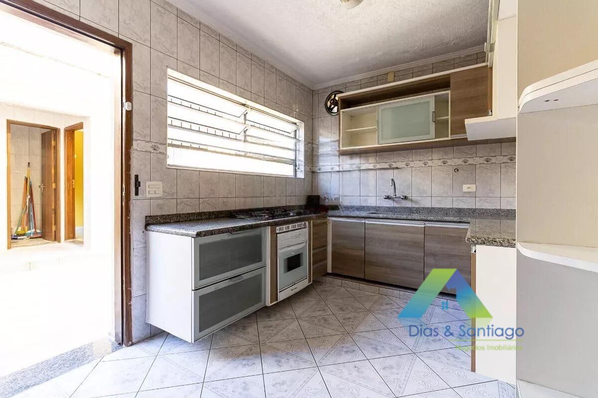 Casa à venda com 3 quartos, 210m² - Foto 12