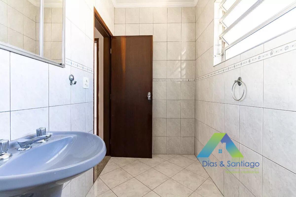 Casa à venda com 3 quartos, 210m² - Foto 23