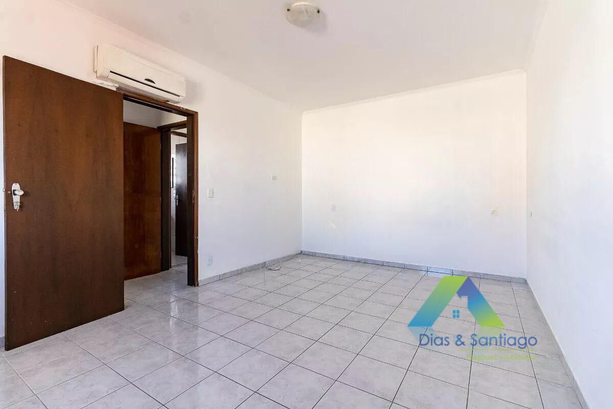 Casa à venda com 3 quartos, 210m² - Foto 15