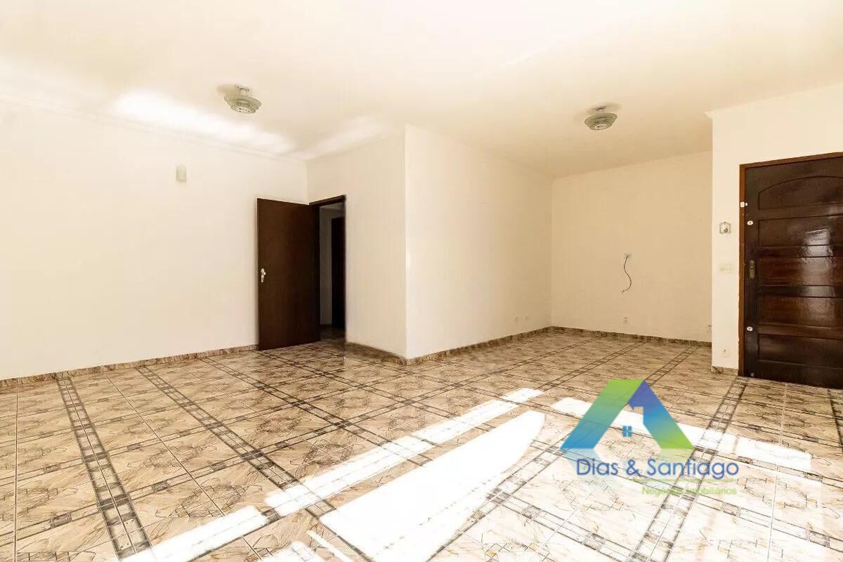Casa à venda com 3 quartos, 210m² - Foto 4