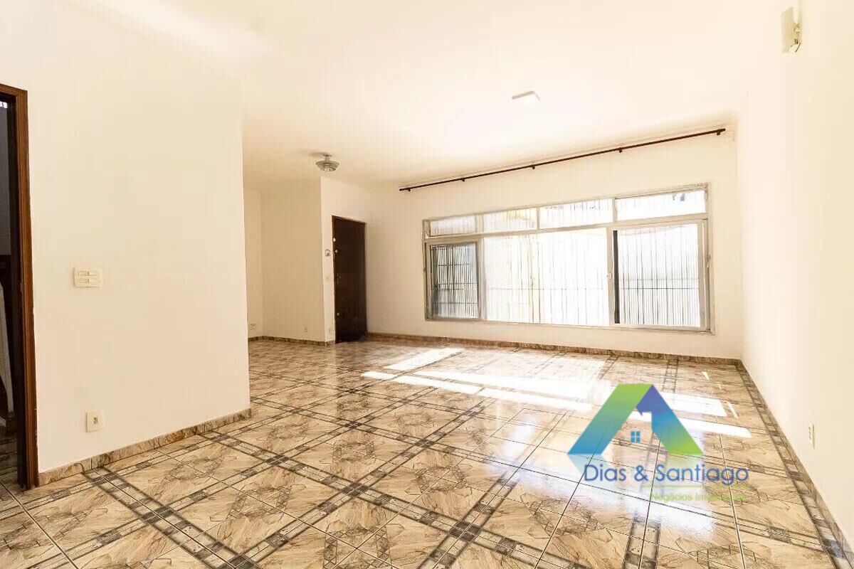 Casa à venda com 3 quartos, 210m² - Foto 2