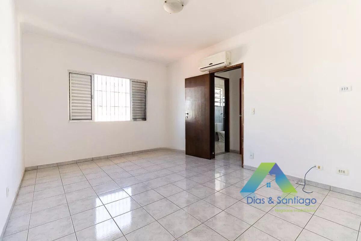 Casa à venda com 3 quartos, 210m² - Foto 14