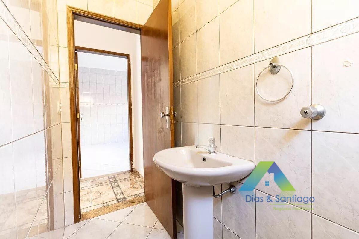 Casa à venda com 3 quartos, 210m² - Foto 25
