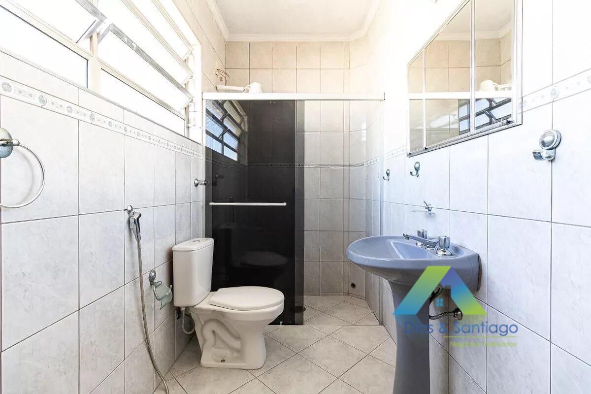 Casa à venda com 3 quartos, 210m² - Foto 22