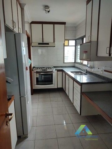 Apartamento à venda com 4 quartos, 140m² - Foto 2