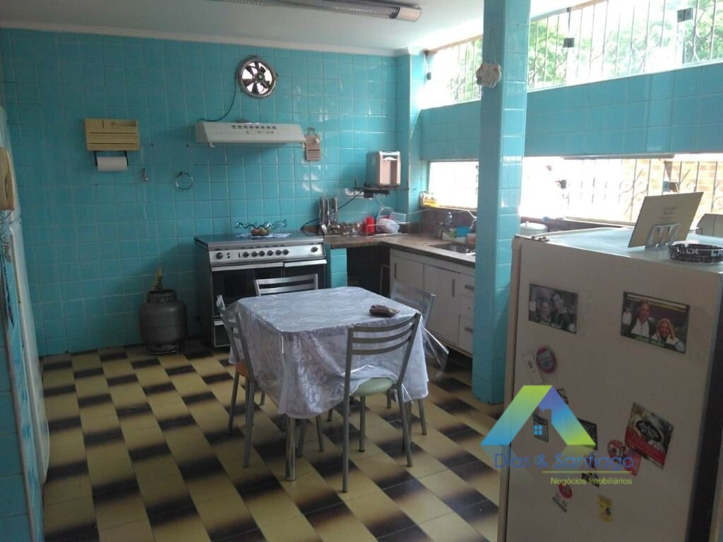 Sobrado à venda com 3 quartos, 300m² - Foto 8