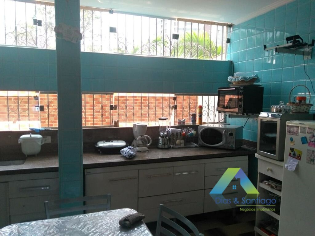 Sobrado à venda com 3 quartos, 300m² - Foto 9