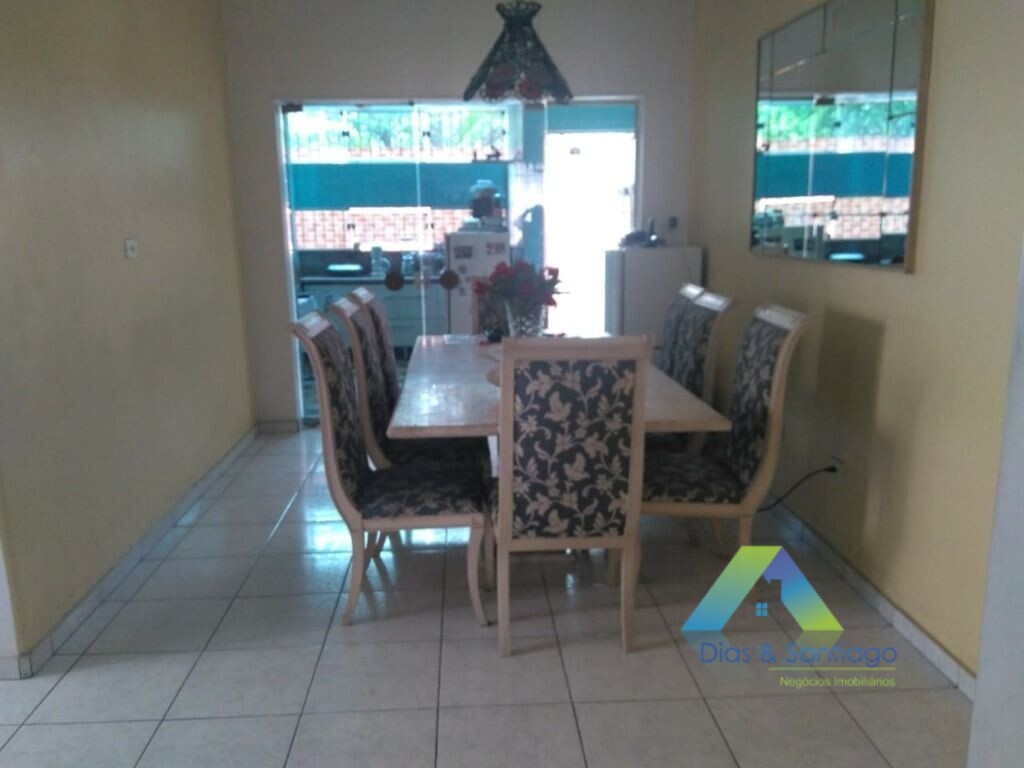 Sobrado à venda com 3 quartos, 300m² - Foto 1