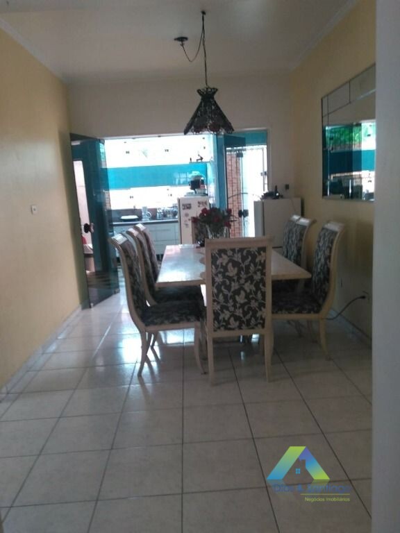 Sobrado à venda com 3 quartos, 300m² - Foto 4