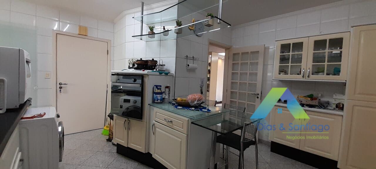 Apartamento à venda com 3 quartos, 156m² - Foto 4