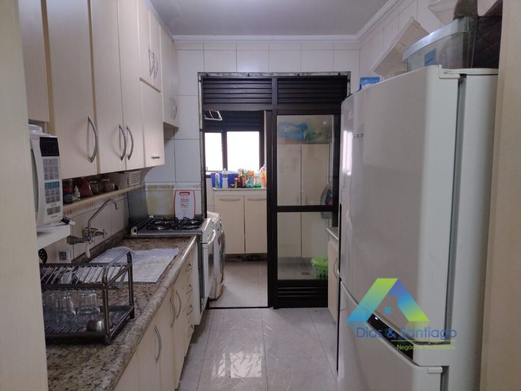 Apartamento à venda com 3 quartos, 76m² - Foto 2