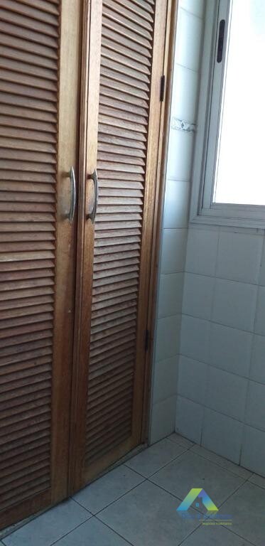 Apartamento à venda com 2 quartos, 67m² - Foto 11