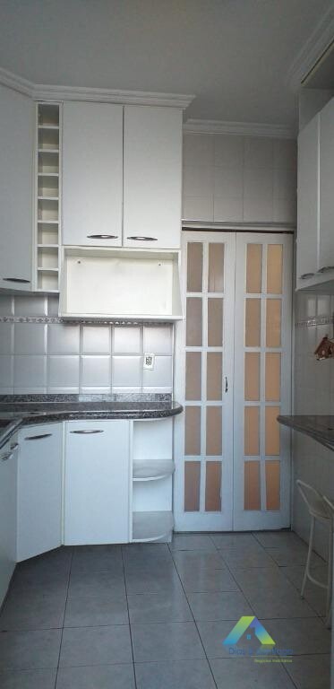 Apartamento à venda com 2 quartos, 67m² - Foto 13