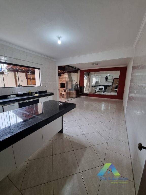 Sobrado à venda com 3 quartos, 175m² - Foto 1