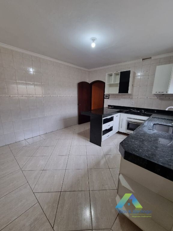 Sobrado à venda com 3 quartos, 175m² - Foto 3