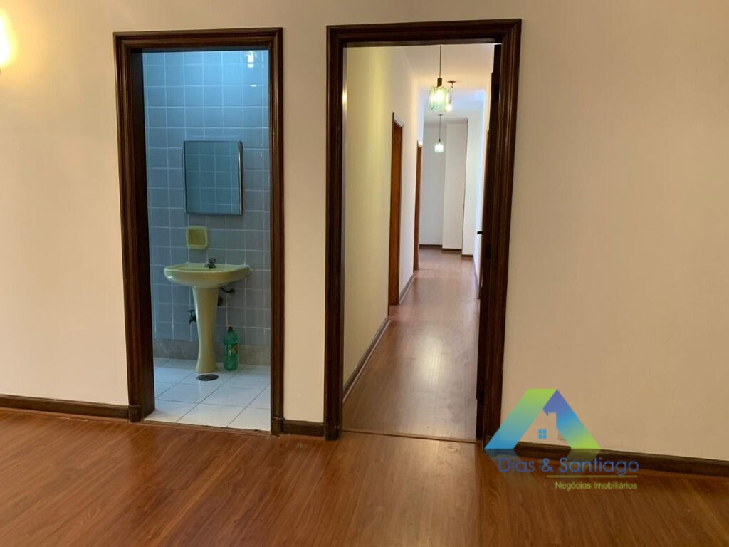 Sobrado à venda com 3 quartos, 300m² - Foto 4