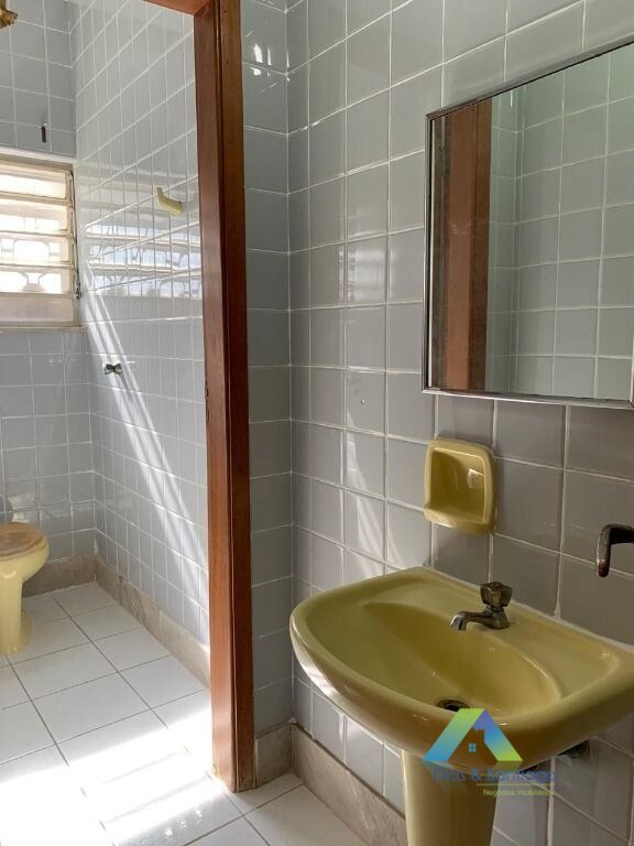 Sobrado à venda com 3 quartos, 300m² - Foto 3