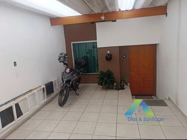 Sobrado à venda com 3 quartos, 141m² - Foto 1