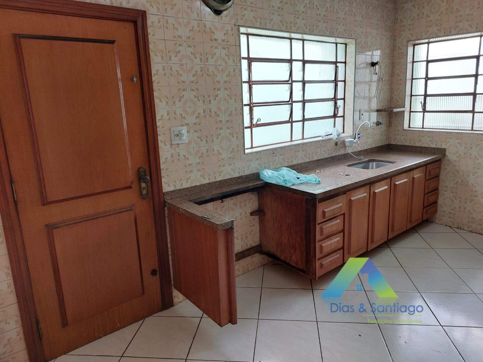 Sobrado à venda com 5 quartos, 250m² - Foto 3