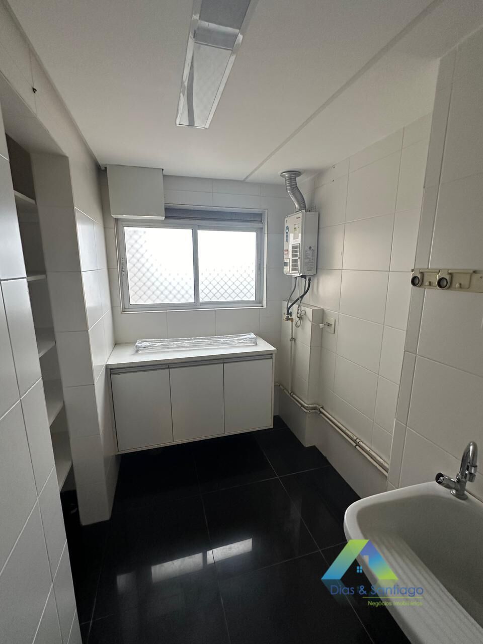 Apartamento à venda com 3 quartos, 115m² - Foto 3