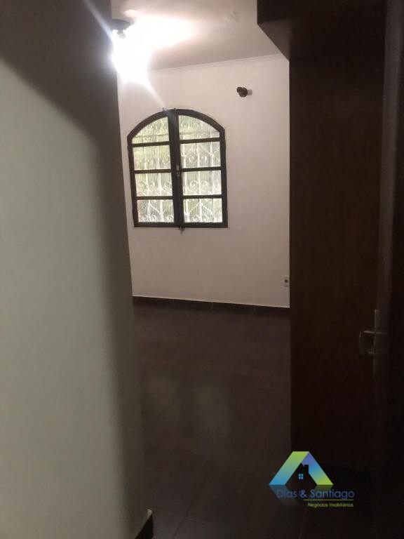 Sobrado à venda com 4 quartos, 225m² - Foto 9