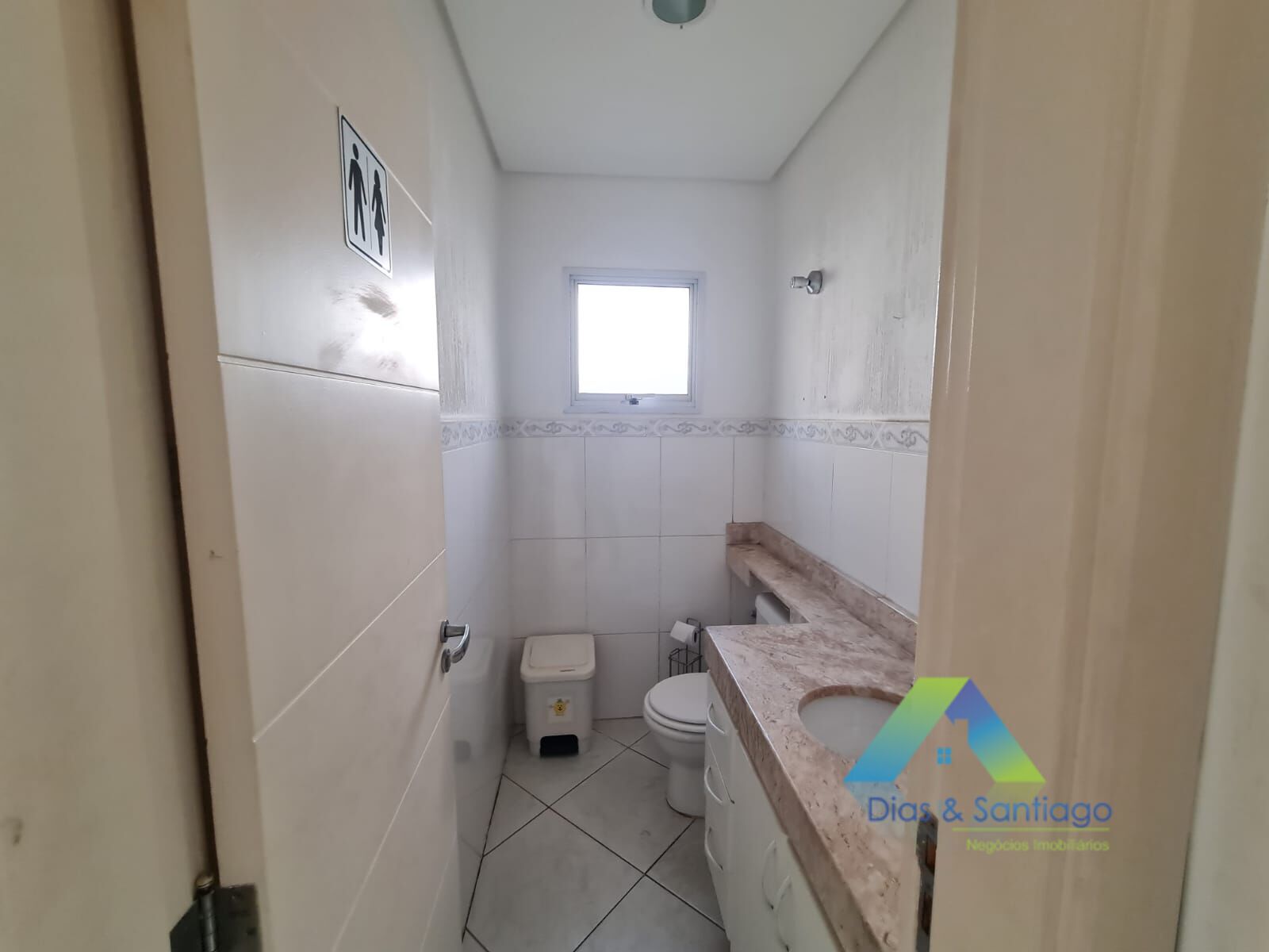 Casa à venda com 4 quartos, 210m² - Foto 15