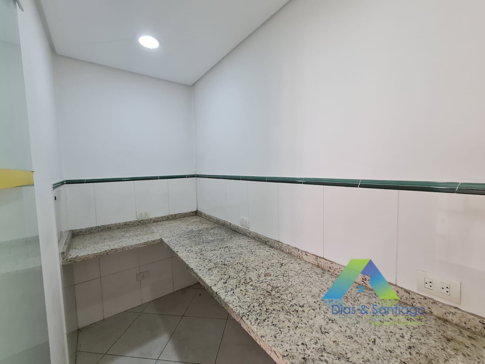 Casa à venda com 4 quartos, 210m² - Foto 14