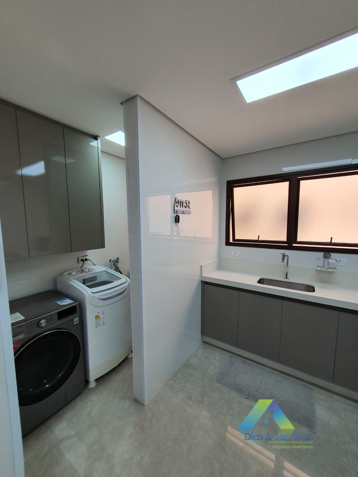 Apartamento à venda com 2 quartos, 79m² - Foto 4