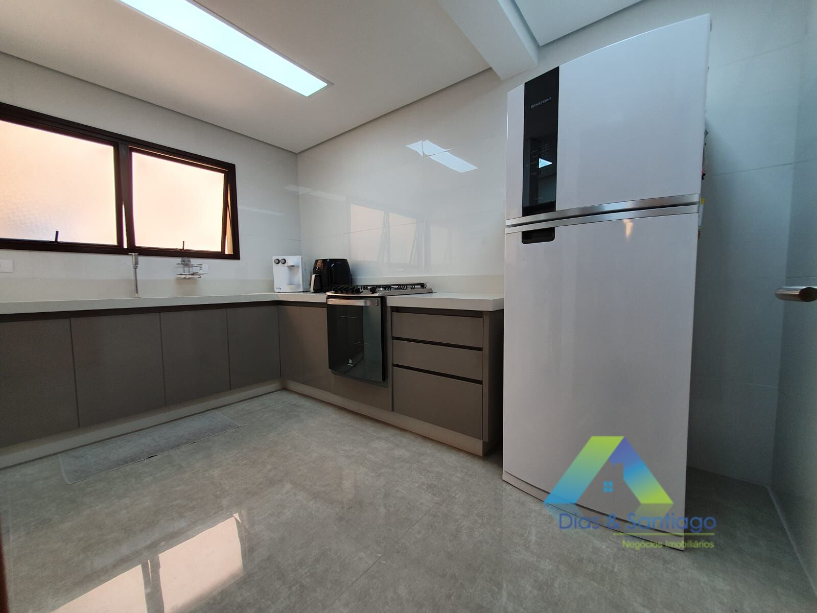 Apartamento à venda com 2 quartos, 79m² - Foto 3