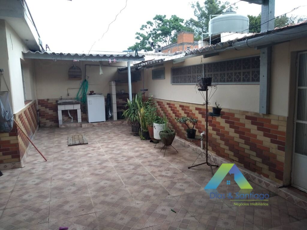 Casa à venda com 4 quartos, 160m² - Foto 12