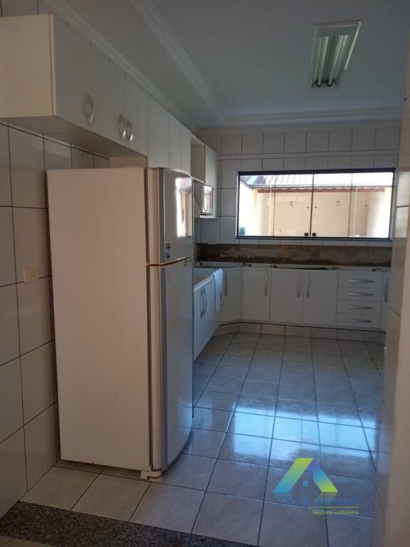 Sobrado à venda com 3 quartos, 400m² - Foto 5