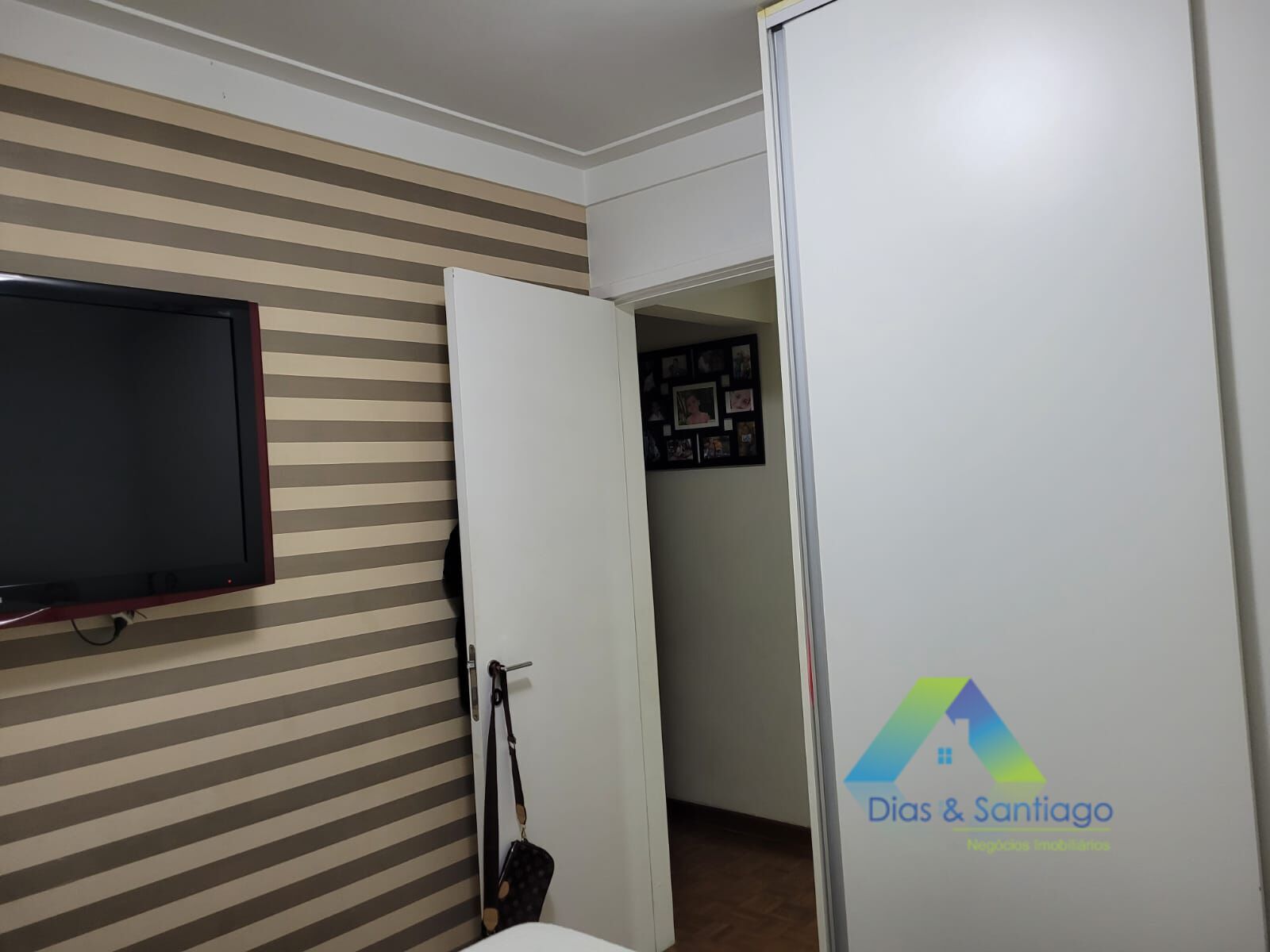 Apartamento à venda com 2 quartos, 60m² - Foto 2