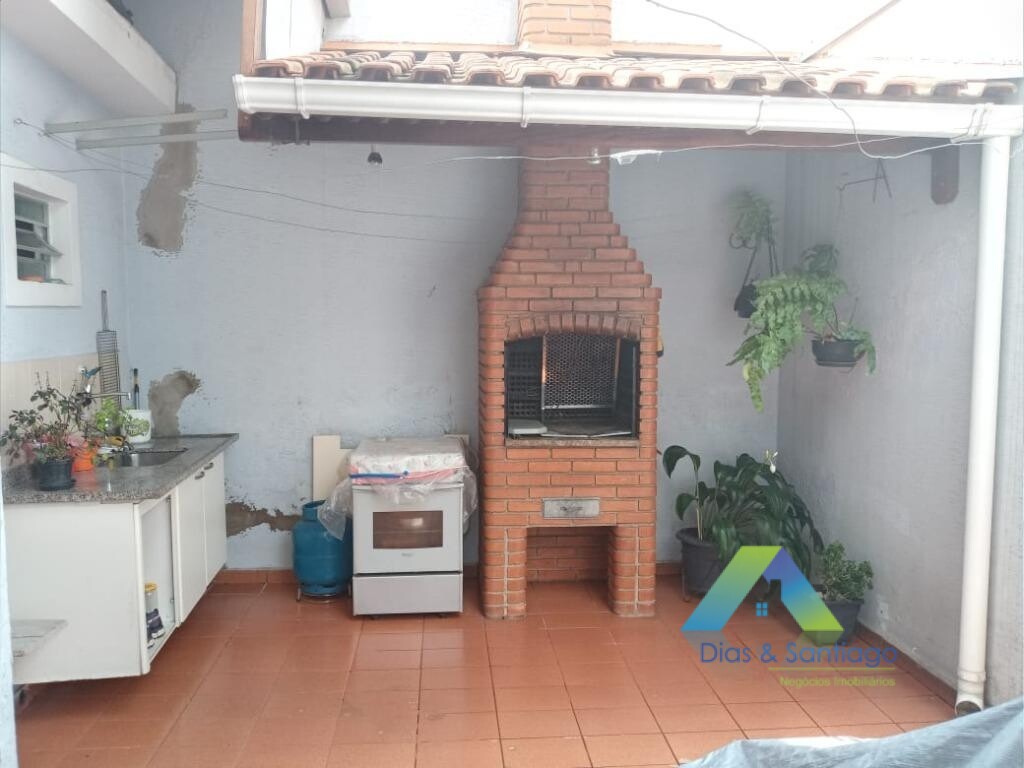 Sobrado à venda com 3 quartos, 250m² - Foto 2