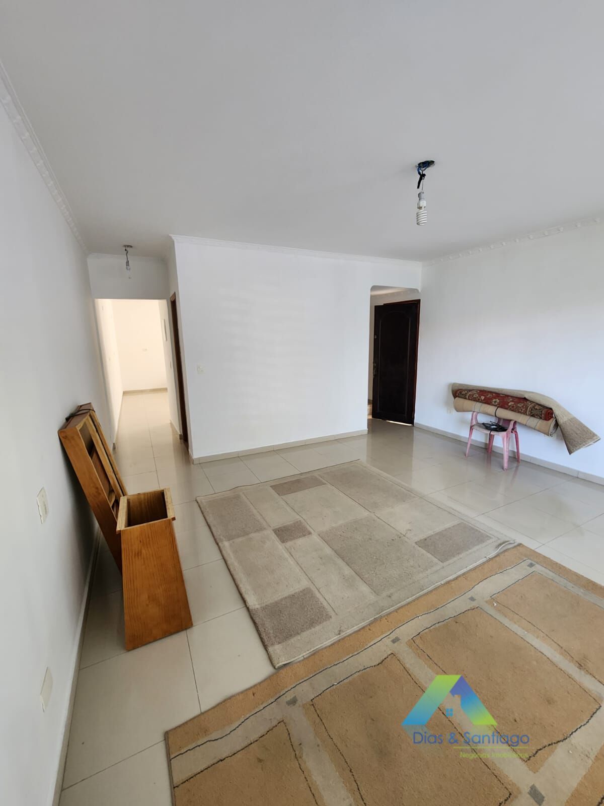 Sobrado à venda com 3 quartos, 210m² - Foto 1