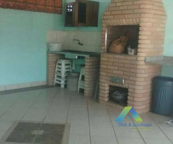 Casa à venda com 3 quartos, 140m² - Foto 1