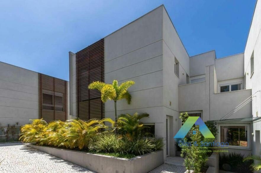 Casa à venda com 4 quartos, 657m² - Foto 1