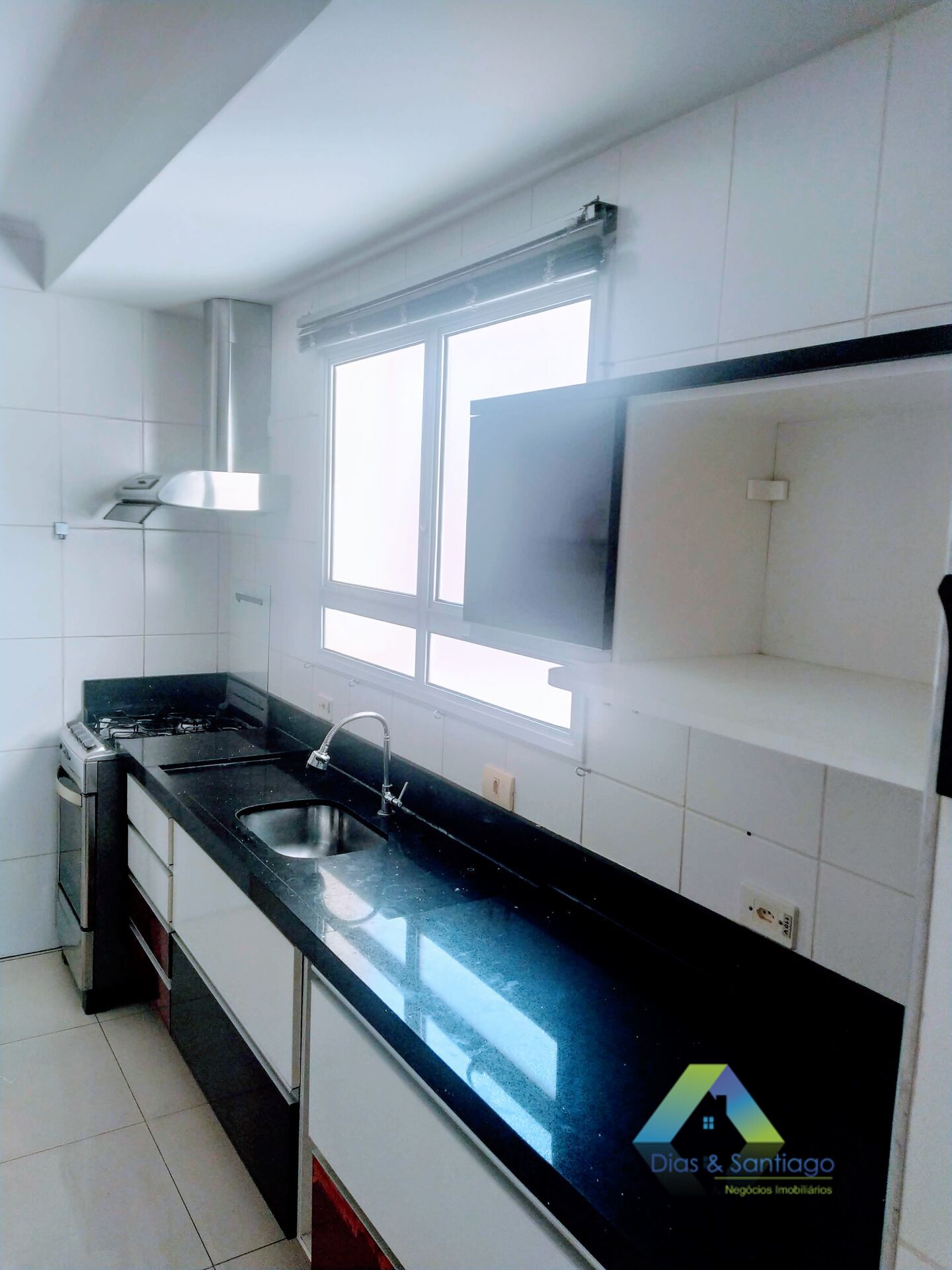 Apartamento à venda com 3 quartos, 106m² - Foto 2