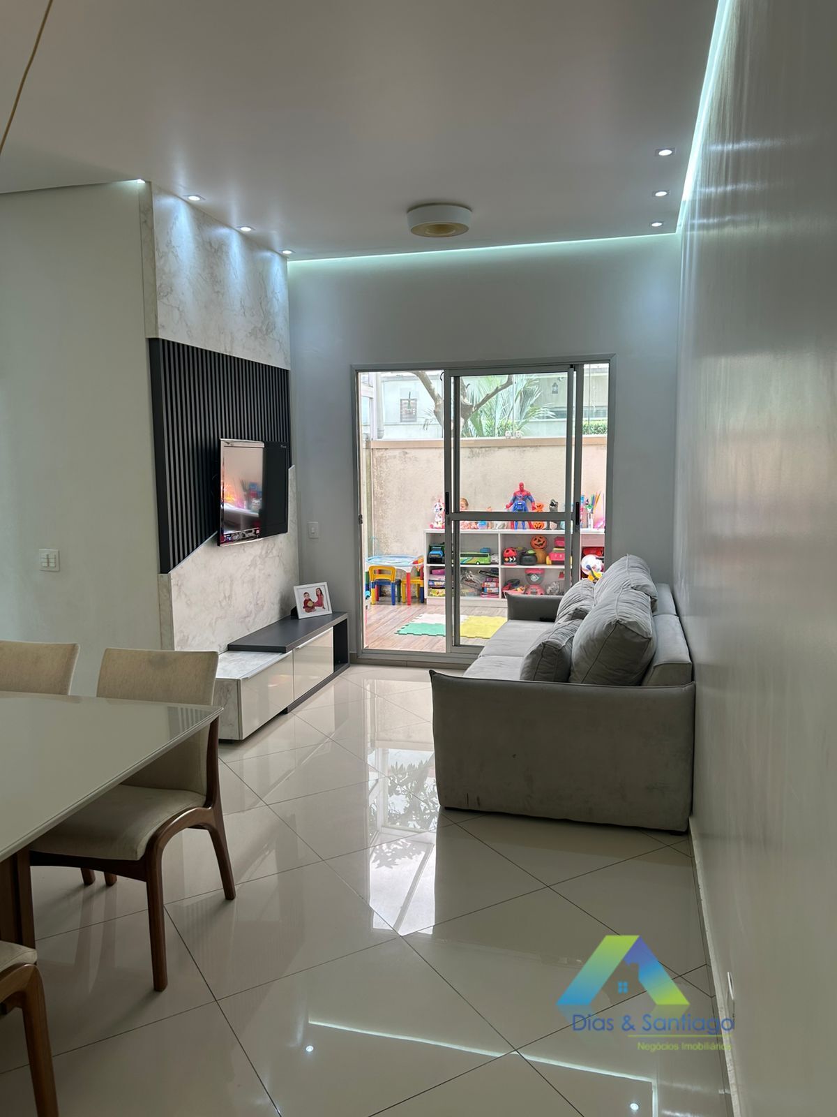 Apartamento à venda com 3 quartos, 115m² - Foto 1