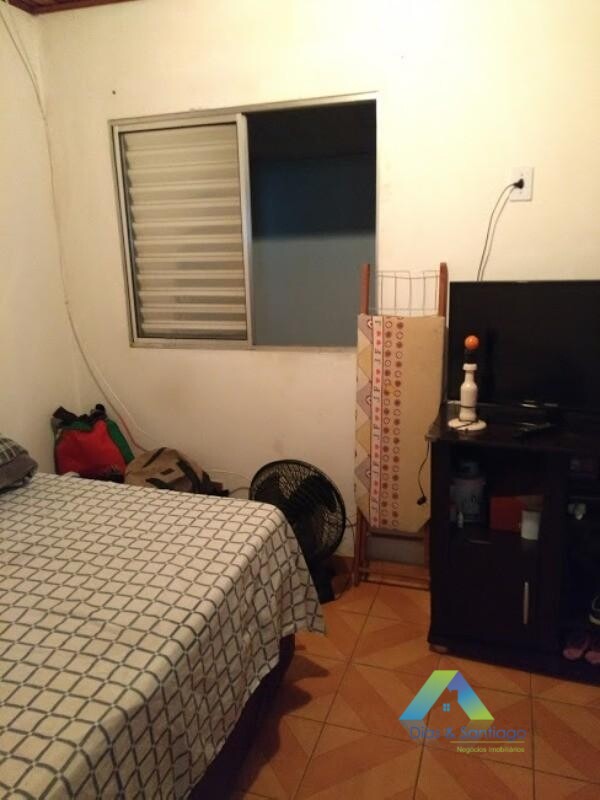 Casa à venda com 2 quartos, 70m² - Foto 4