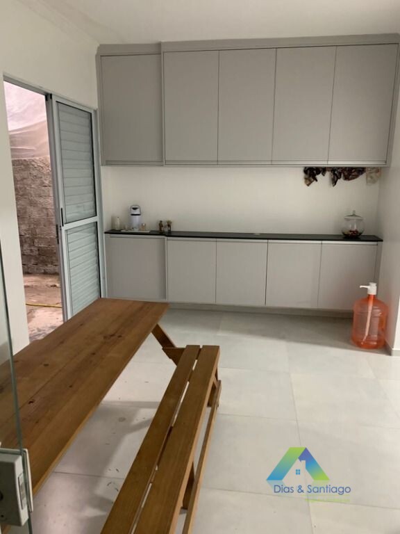 Sobrado à venda com 4 quartos, 200m² - Foto 13