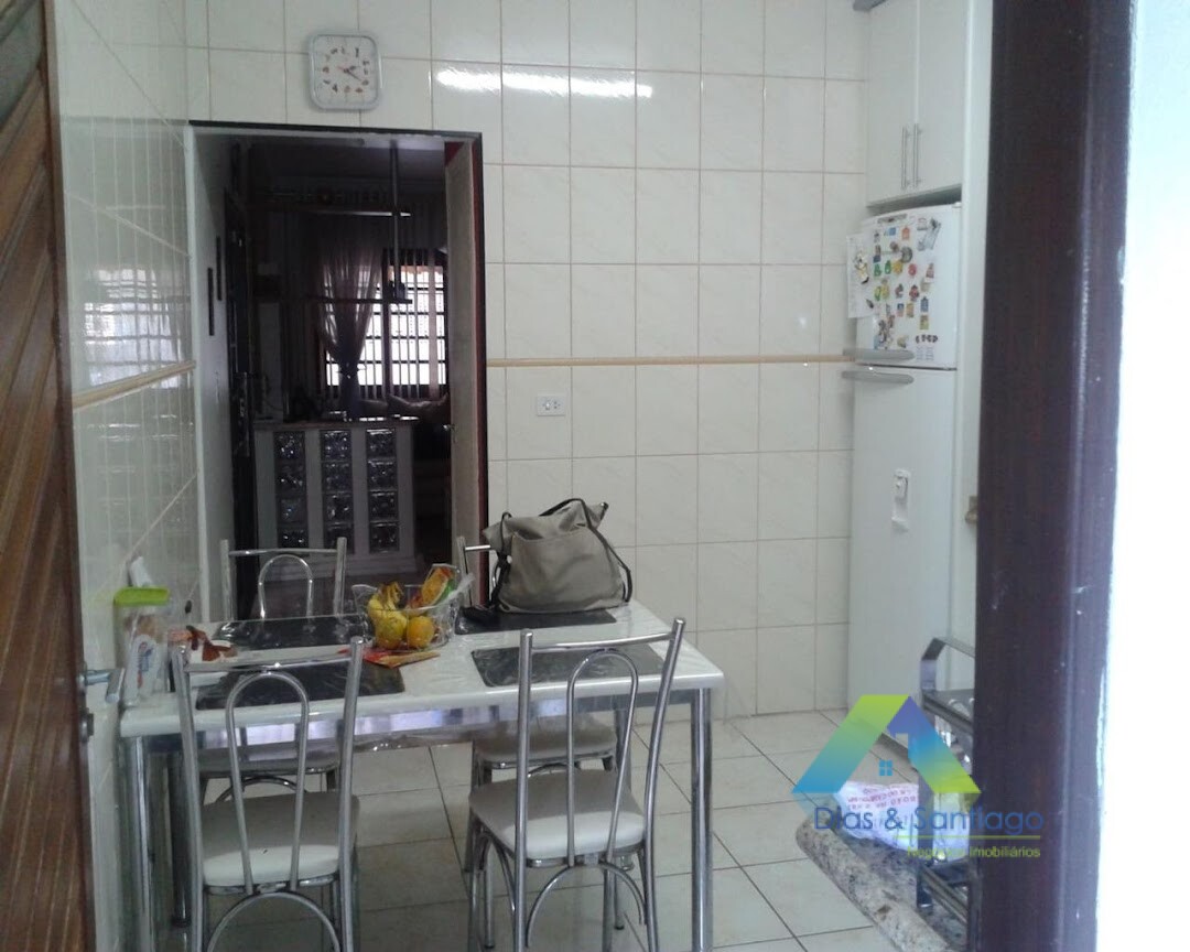 Sobrado à venda com 3 quartos, 216m² - Foto 11