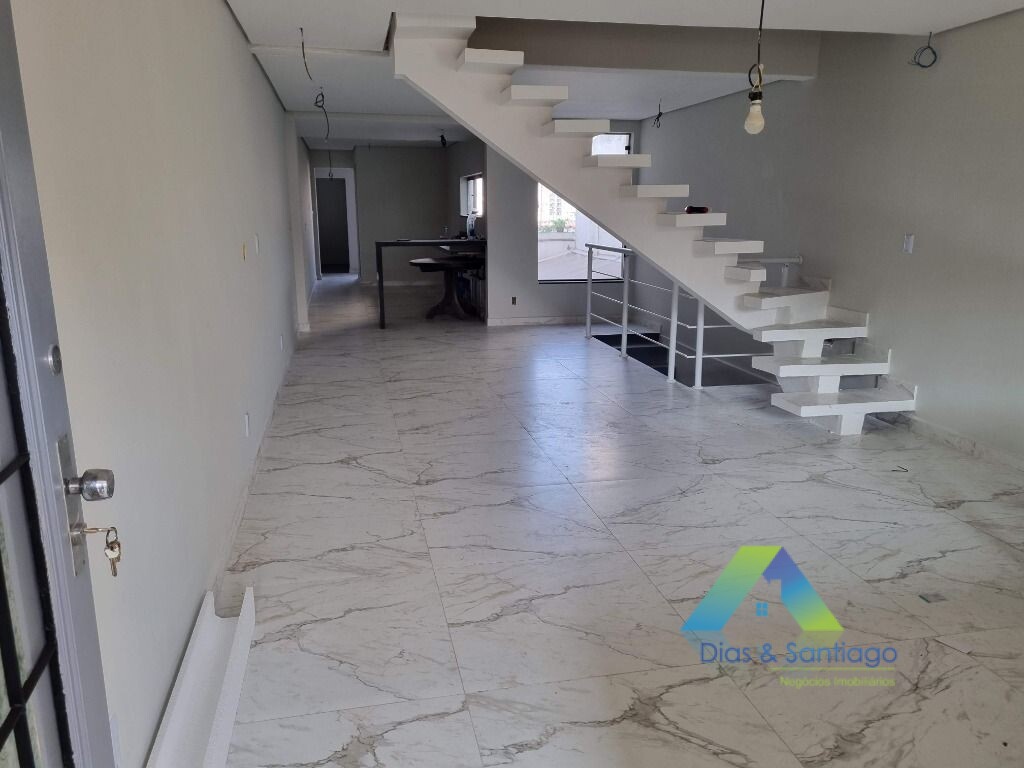 Sobrado à venda com 4 quartos, 240m² - Foto 9