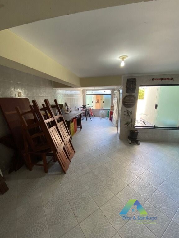 Casa à venda com 3 quartos, 200m² - Foto 22