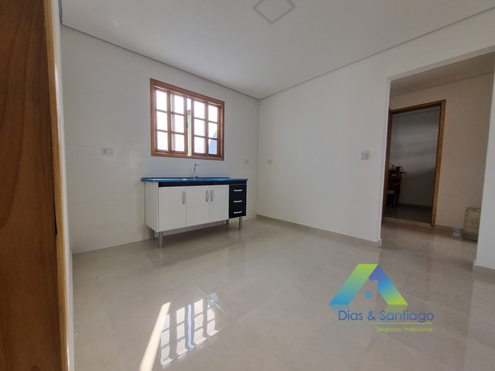 Casa à venda com 3 quartos, 62m² - Foto 4