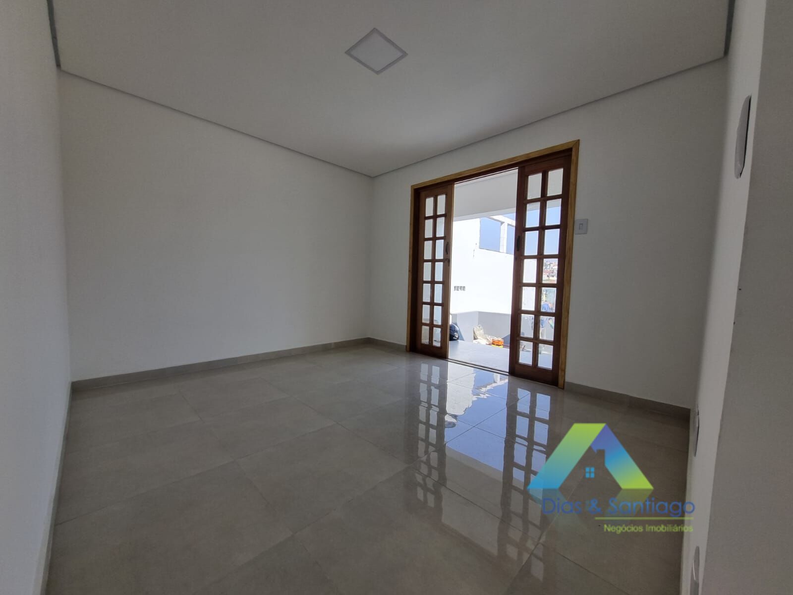 Casa à venda com 3 quartos, 62m² - Foto 12