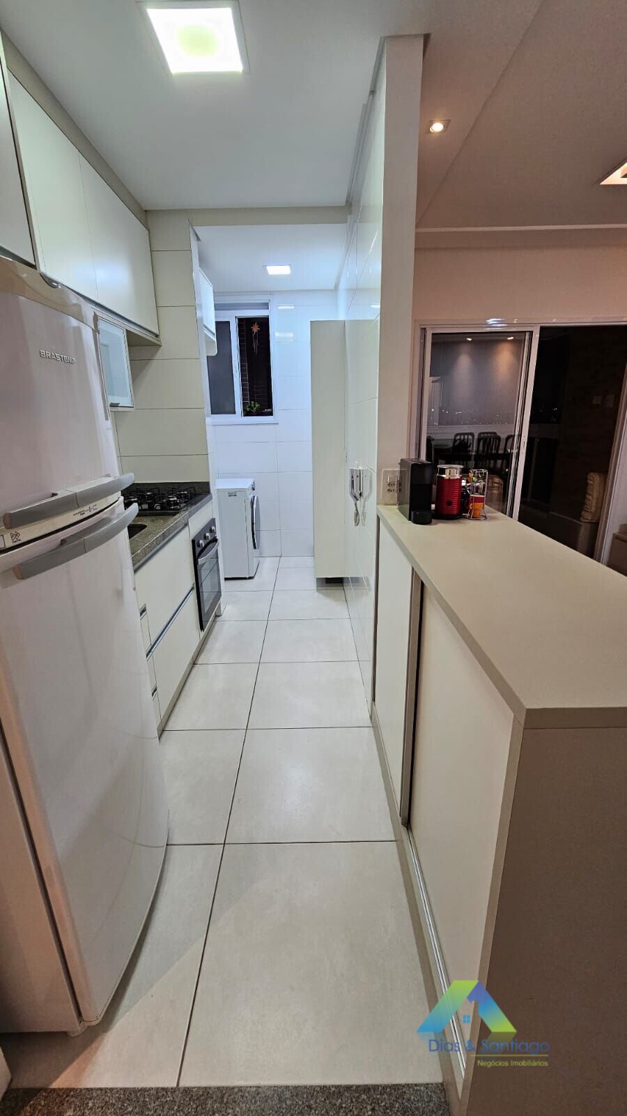 Apartamento à venda com 2 quartos, 72m² - Foto 3